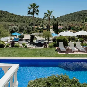 Bed & Breakfast Entrecolinas Paderne (Faro)